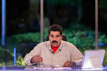 Maduro pide a seguidores declarar huelga general indefinida si lo sacan del poder