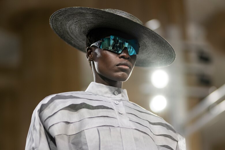 Fotos: El Park Güell de Barcelona acoge hoy el desfile de la colección Crucero 2025 de Louis Vuitton