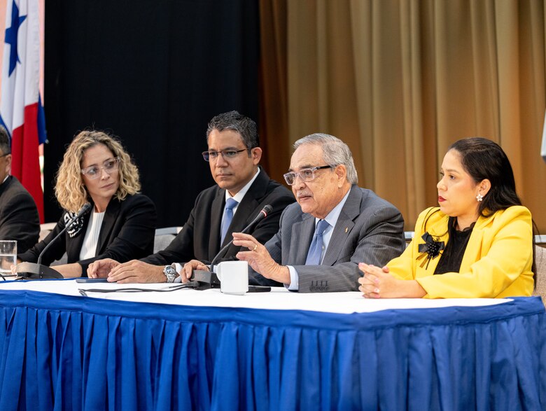 Panamá se asesora con Colombia para iniciar exploración de hidrocarburos en el Caribe