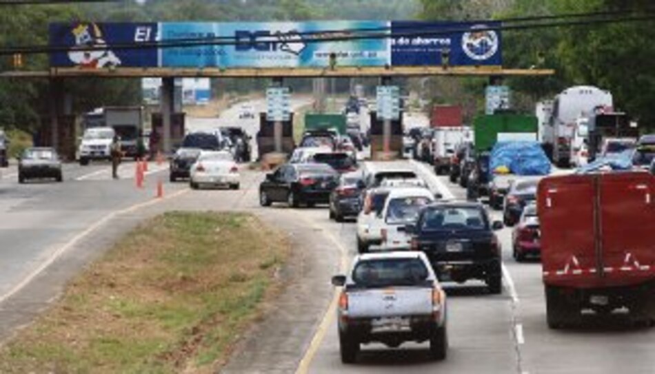 Eliminan peaje en autopista