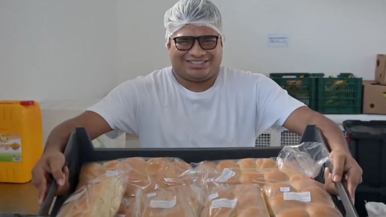 El Renacer avala un ‘permiso de salida especial’ para Ferrufino y Tamburrelli, para que preparen roscas de Navidad