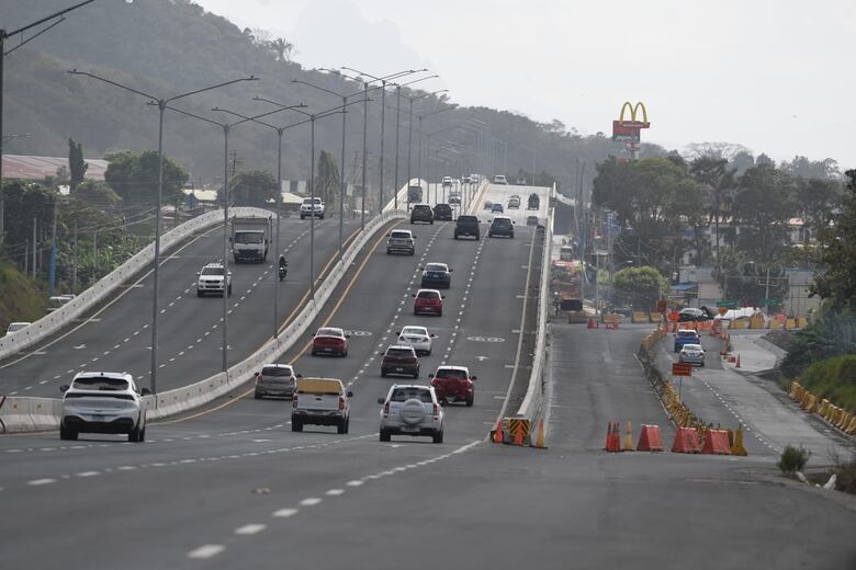 40 mil vehículos se han desplazado hacia las provincias este viernes de Carnaval