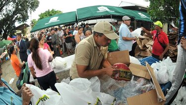 Largas filas en el último día de venta de jamones del IMA