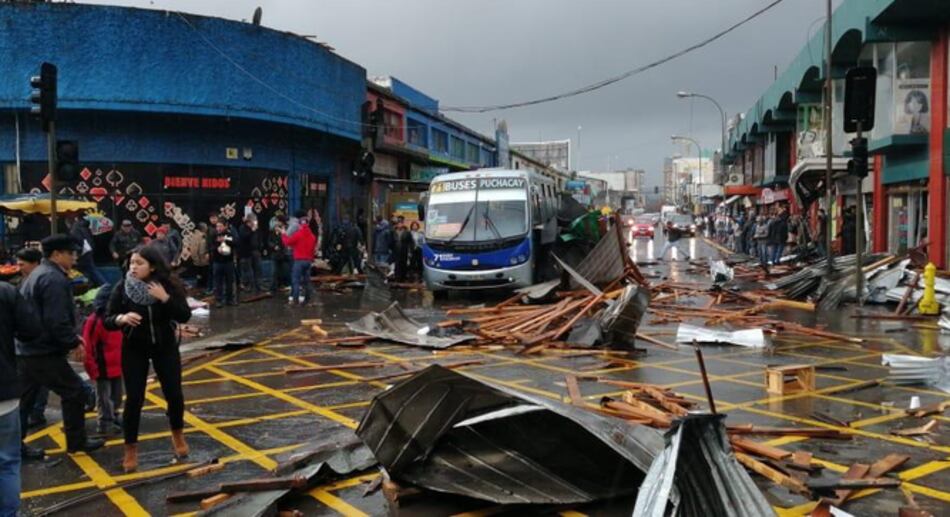 Inusuales tornados causan un muerto y destrozos en el sur de Chile