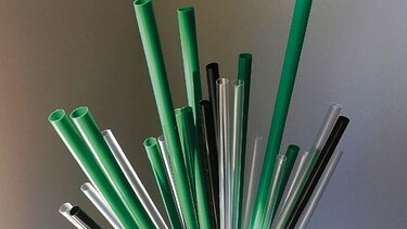 UE sopesa prohibir una serie de productos plásticos