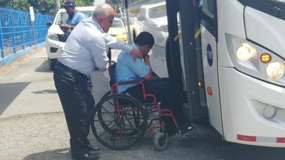 Al menos 50 estudiantes afectados por supuesta intoxicación en Penonomé