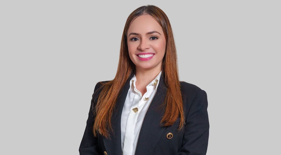 Sucre Arias Reyes da la bienvenida a la licenciada Daniela Cebamanos