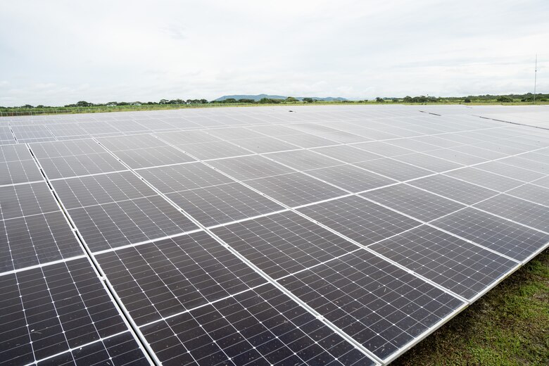 Grupo Calesa y Celsia inauguran parque solar que abastecerá operaciones en Coclé