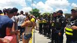 Cubanos protestan en Paso Canoas; atropellan a tres durante la marcha