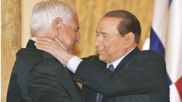 Silvio Berlusconi acusa a fiscales de inventar ‘proceso político’