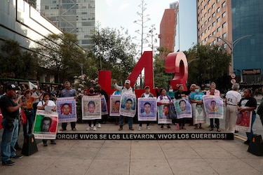 Gobierno abre por dos meses todos los archivos del caso Ayotzinapa a familiares