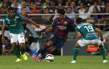Combinación Neymar-Messi se luce con el Barça; Suárez ve acción