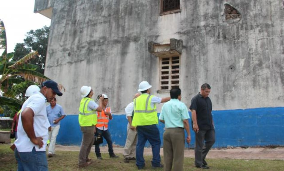 UTP inspeccionan salones de la escuela República de Costa Rica