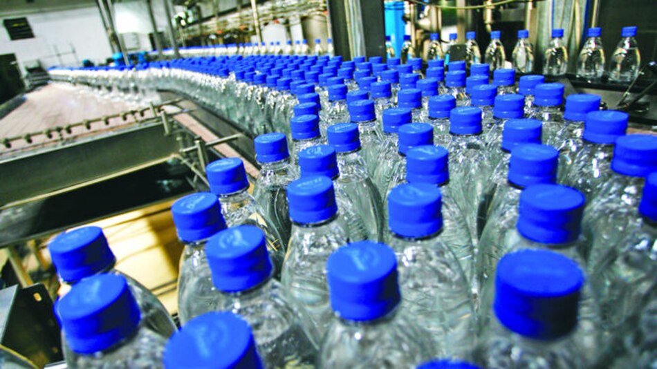 Consumo de agua embotellada crece