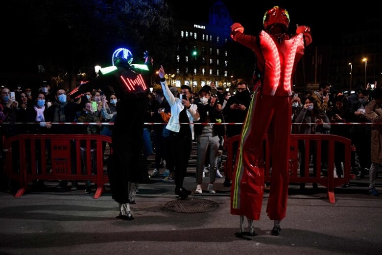 Discoteca al aire libre para reclamar la reapertura del ocio nocturno en Barcelona