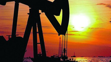 Venezuela prevé comprar combustible