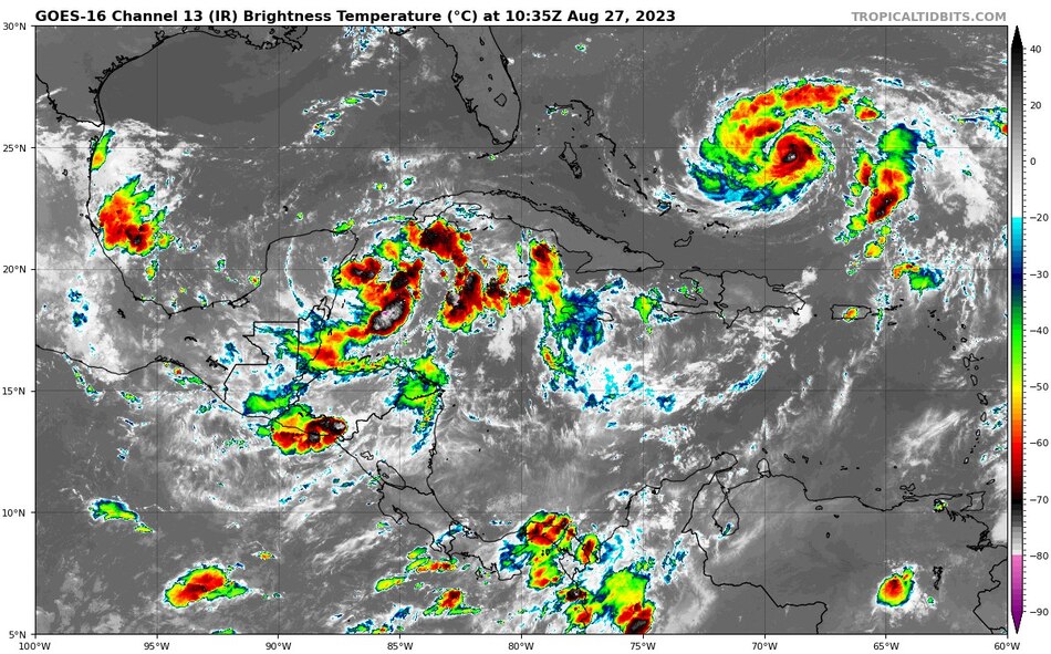 Intensas lluvias en Cuba, las cuales están asociadas a la tormenta tropical Idalia