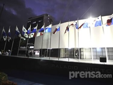 Diputados se declaran en sesión permanente para discutir la Ley 30