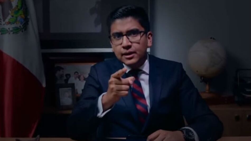 Exalcade hace 'House of Cards' a la mexicana y entabla debate con 'Netflix'