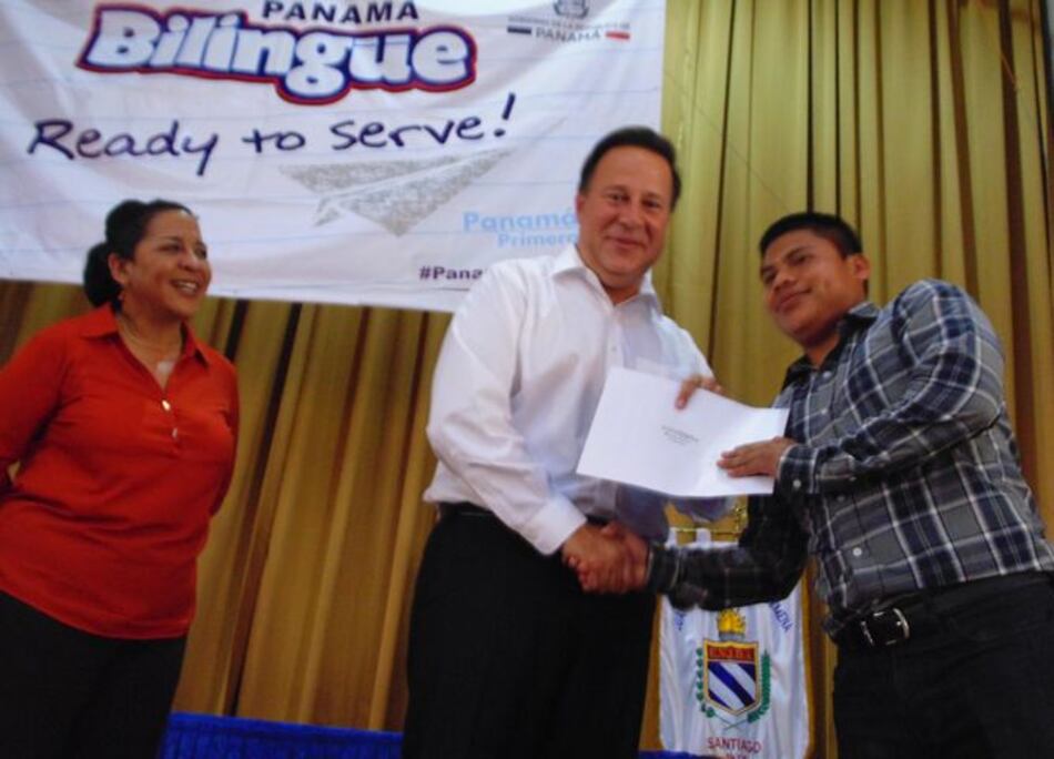 Presidente Varela certifica a 254 docentes de inglés