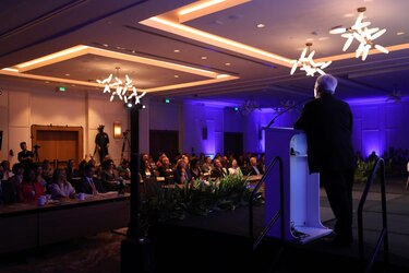 Se acentuó la pérdida del empleo en el sector privado y aumentó la cantidad de funcionarios públicos