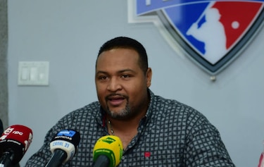 Carlos Lee presenta su cuerpo técnico para eliminatoria del Clásico Mundial
