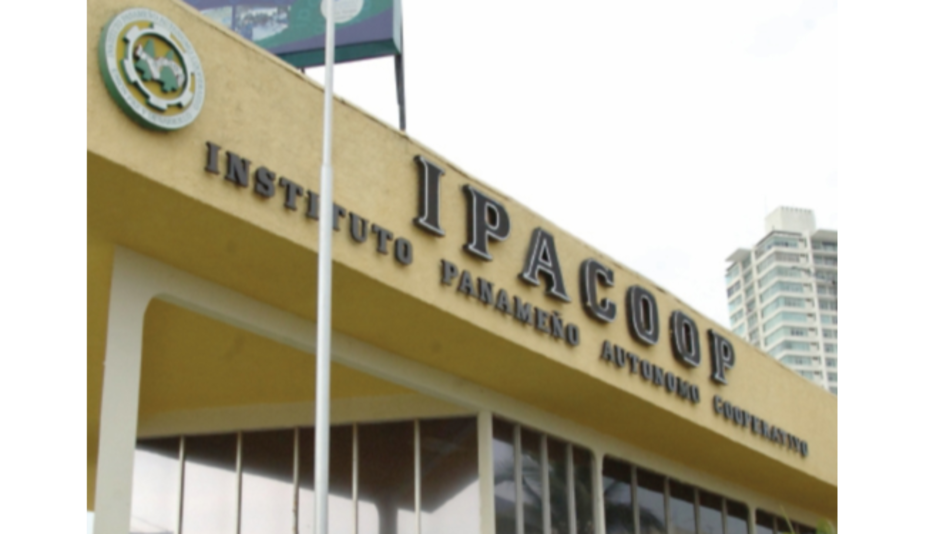 Fiscalía imputa cargos a siete personas por cobrar sin trabajar