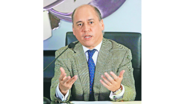 Varela acepta la renuncia de Aguilera y de Donadío