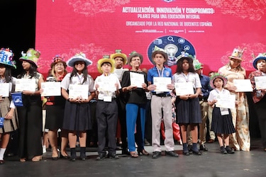 Festicrec 2025 premia la creatividad literaria de estudiantes, docentes y padres
