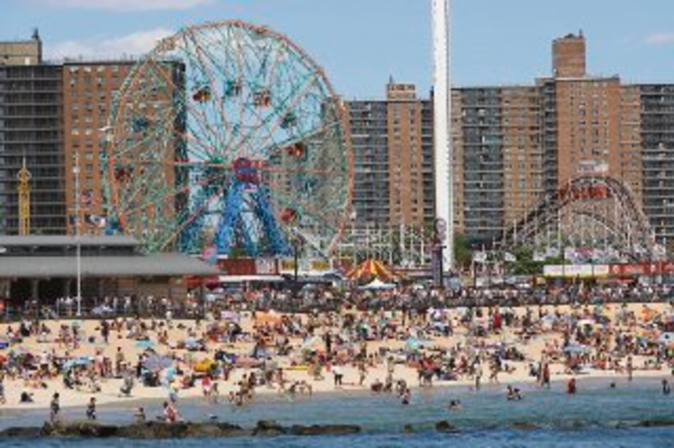 Coney Island se renueva con flamante montaña rusa