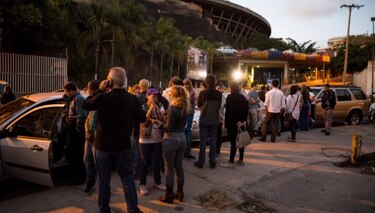 Venezuela libera a primer grupo de 80 opositores excarcelados por Navidad