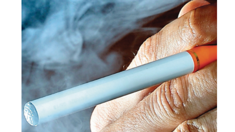 Del aplauso internacional a la polémica nacional: la doctora que lidera la lucha antitabaco es cuestionada por su postura contra los vapeadores