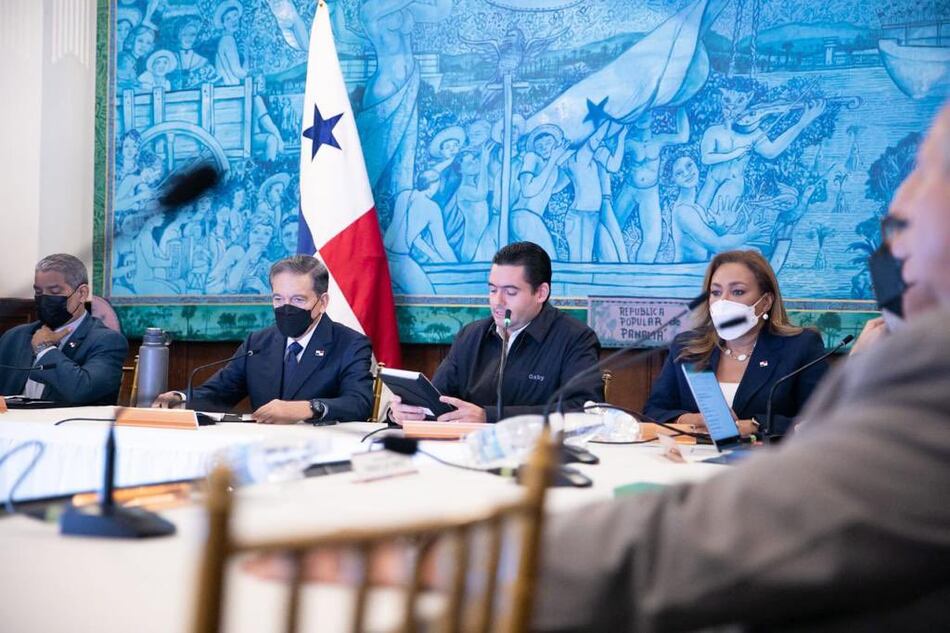 Precios de 170 medicamentos bajarán un 30% en farmacias desde el 15 de agosto, anuncia Cortizo