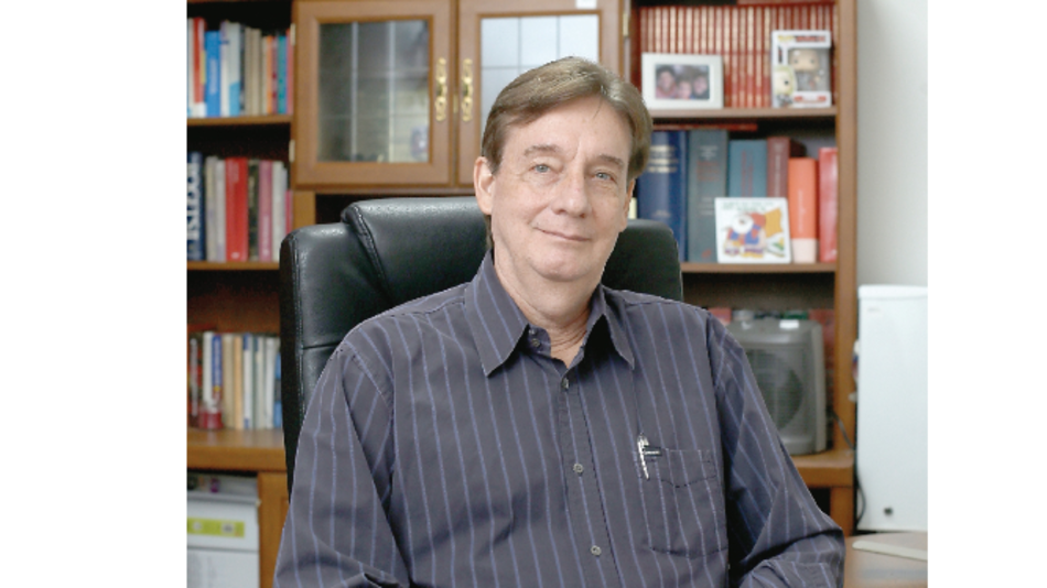 ‘Están apegados a la complacencia, no a la ciencia’:  Xavier Sáez-Llorens