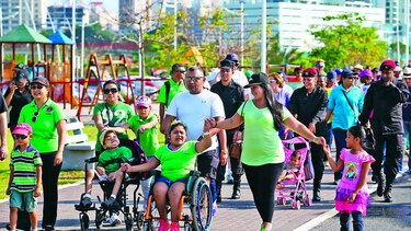 Pacientes esperan por ayuda