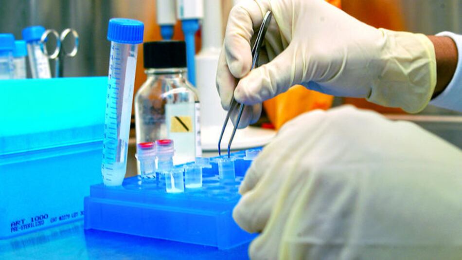 Colegio Nacional de Laboratoristas pide a sus agremiados extremar medidas de bioseguridad