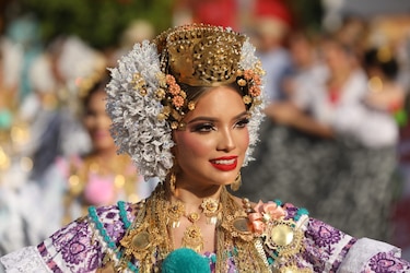 Fotogalería: Tunas de tambores y violines en el Martes de Carnaval en Santo Domingo