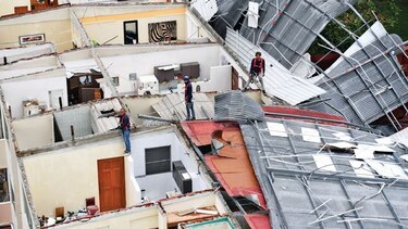 Voladura de techos, inundaciones y otros daños