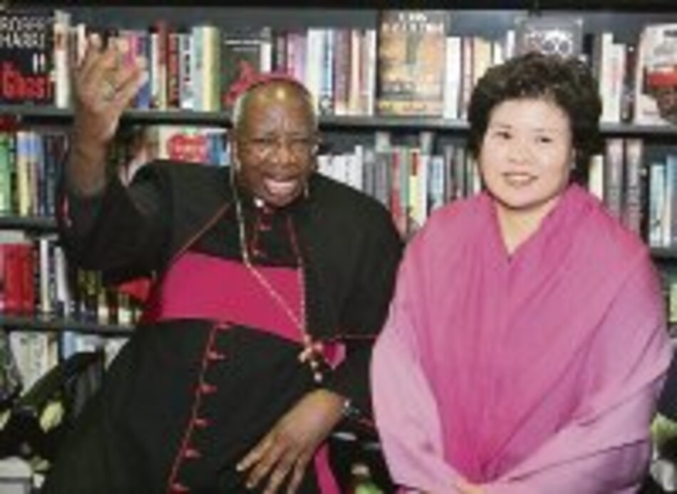 Ex sacerdote desafía orden de El Vaticano