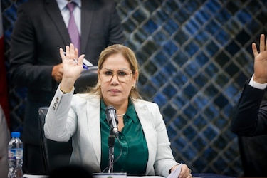 En medio de una confusa jornada, la Comisión de Credenciales se declara en sesión permanente para ratificar a los funcionarios designados por el Ejecutivo