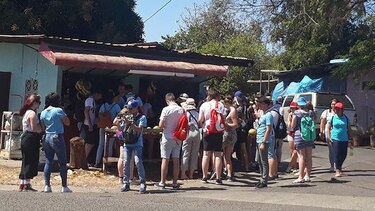Peregrinos de todo el mundo conocen las tradiciones de Azuero