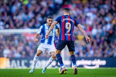 Barça y Espanyol empatan en un derbi que terminó con trifulcas
