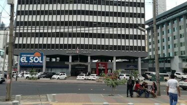 Desalojaron el edificio Avesa por amenaza de bomba