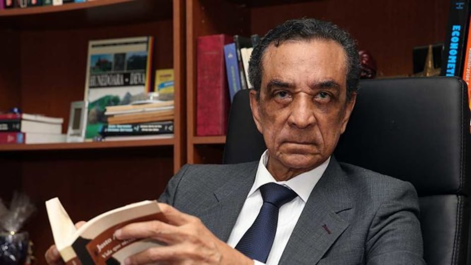 Justo Arroyo presenta dos obras en la Feria del Libro