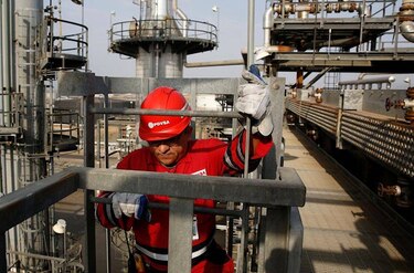 Venezuela contempla cerrar pozos por aumento de inventario