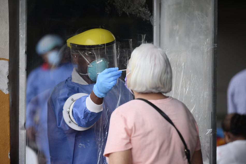 Linaje Ómicron es detectado en más de 20 países