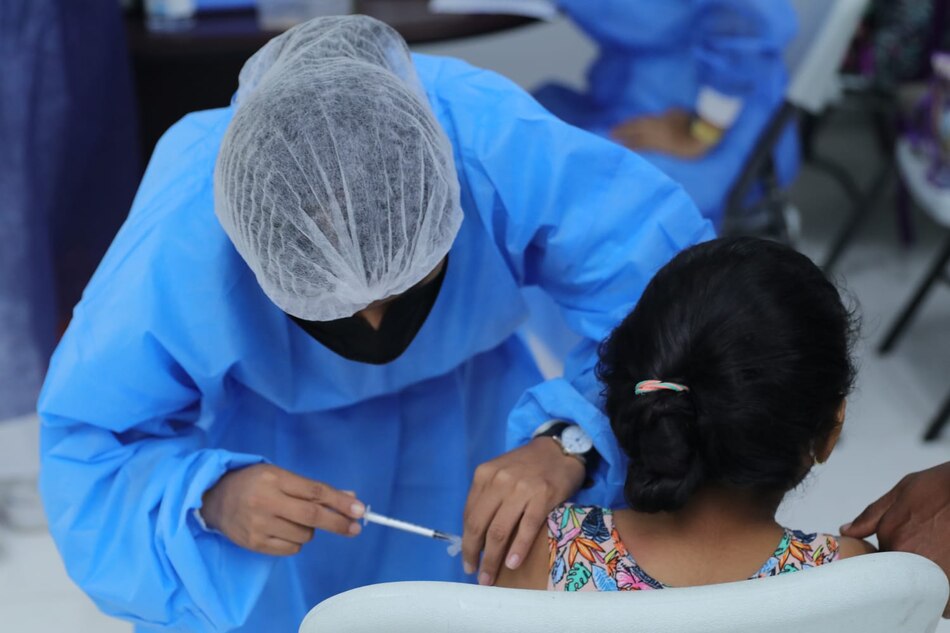Jornada de vacunación a estudiantes arrancará en 1,552 centros educativos