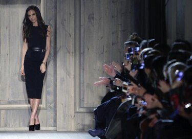 Victoria Beckham regresa a lo sensual y sofisticado
