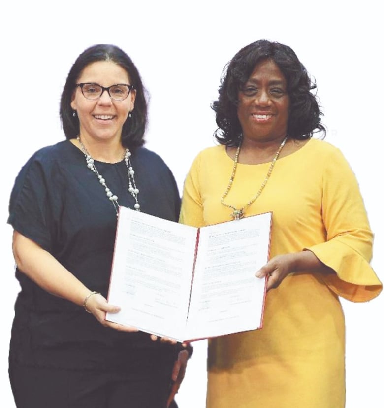 ‘Con tanto ruido, nos sentamos a pensar’: Molinar sobre la compra de las ‘laptops’; el Gabinete todavía no aprueba nada