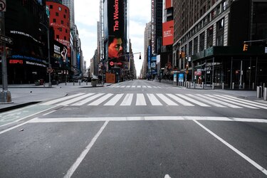 Las muertes en Nueva York por el coronavirus suben a 385; son 100 en un solo día